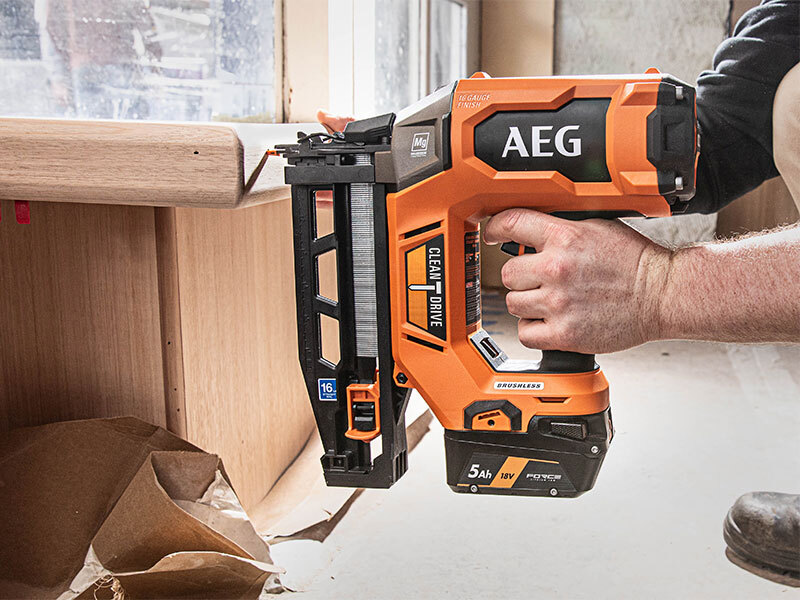 AEG A18SFN16GA0 Framing Nailer in action